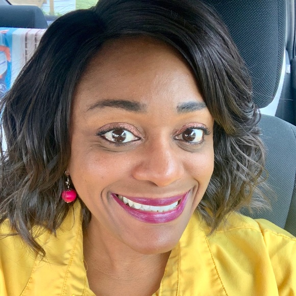 Meet your Posher, Jeanetta - Picture 2 of 4